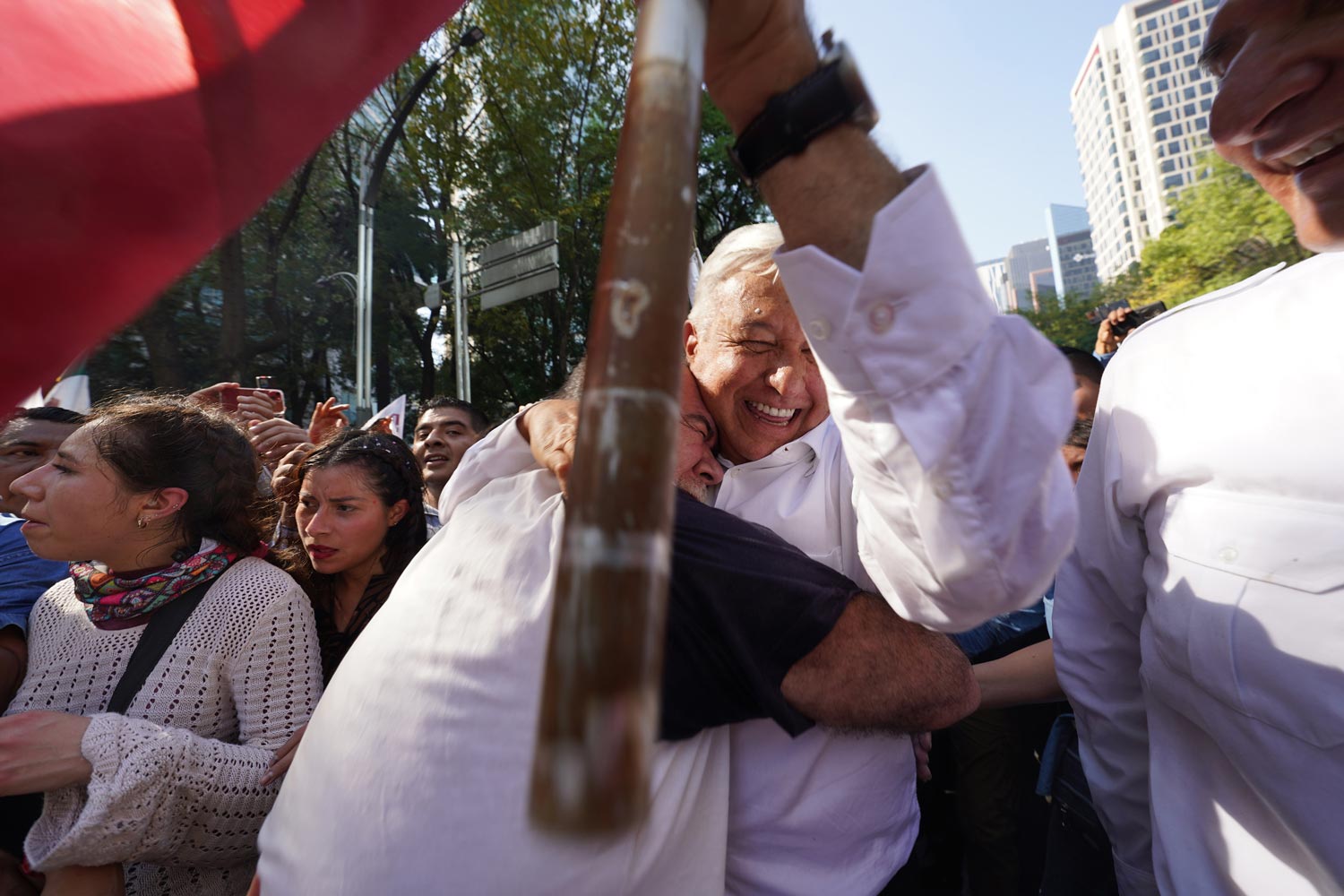 La Marcha De López Obrador Elefante Blanco