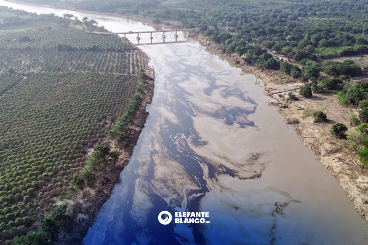 Sheinbaum ordena investigar derrame de crudo en río de Veracruz ...