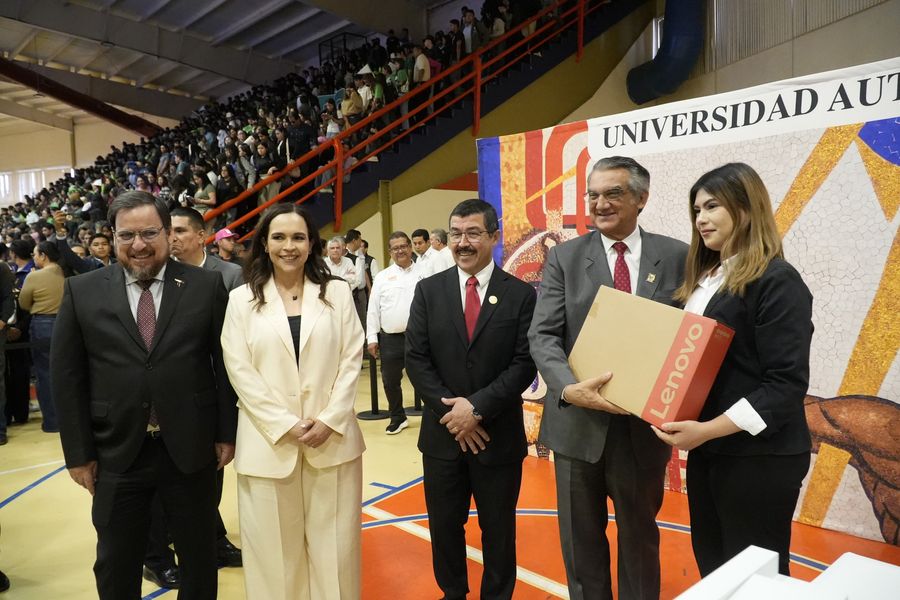 En 58 años, llega la primera directora a la Facultad de Comercio en ...
